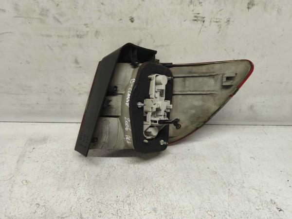 FEU ARRIERE GAUCHE MERCEDES - Vue 2